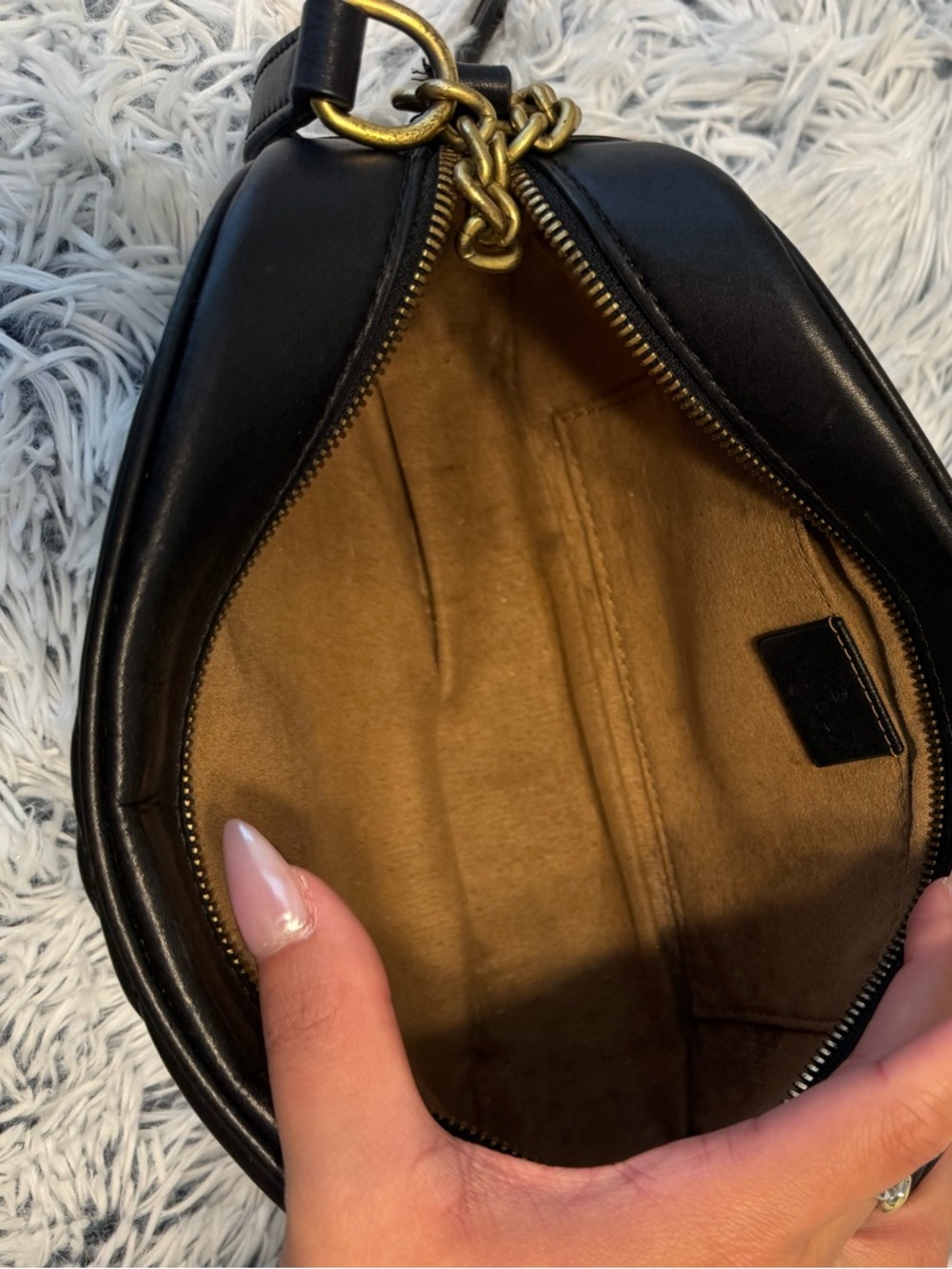 Gucci Black GG Marmont Chevron Crossbody Bag with Gold Hardware - Picture 5 of 6